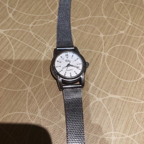 Montre ancienne chic quartz - ancienne,