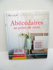 =  ABECEDAIRE AU POINT DE CROIX  par V. ENGINGER