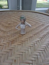 MINIATURE :  un buste