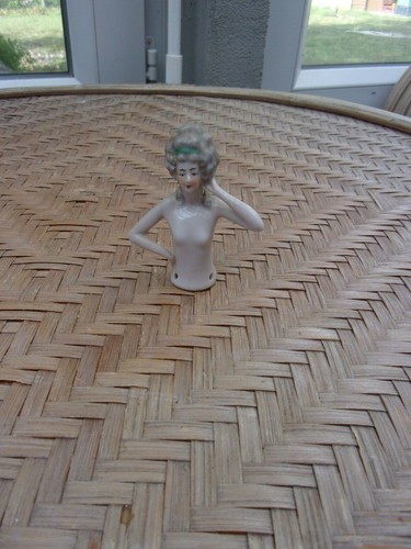 Miniature un buste - :,