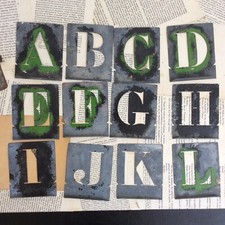 Lot de 21 Lettres d'Imprimerie Anciennes en Zinc Pochoirs French Brass Letters