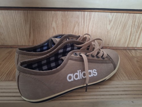 Paire chaussures adidas - chaussures,