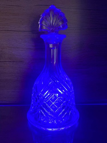 Carafe verre taillé style - carafe, en