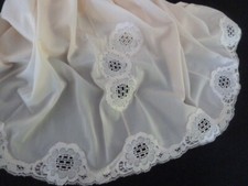 joli jupon  vintage  jolie dentelle taille 34/36/38 taille élastique  ref  UO4