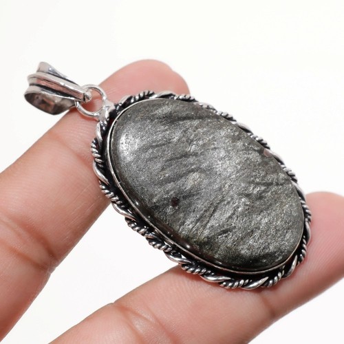 Pendentif ovale pierre