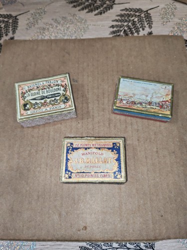 Lot boîtes de plumes - de,