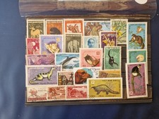 25 Timbres Vietnam ( lot GR