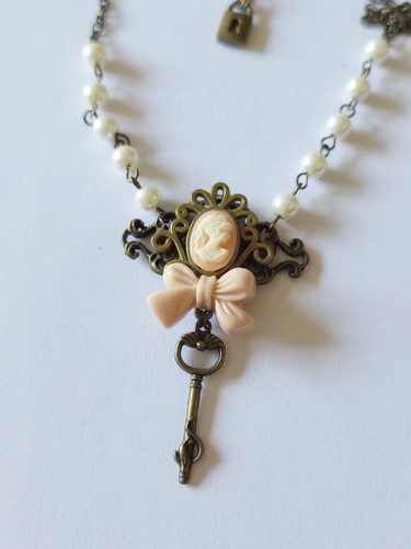 Collier création style