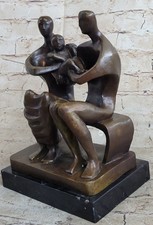 Famille Groupe Henry Moore