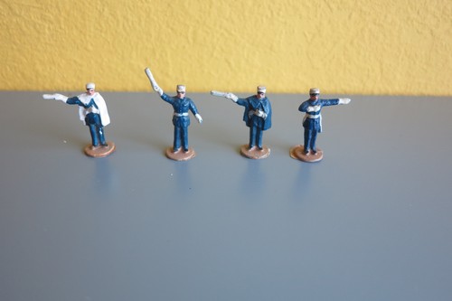 Anciennes figurines alu - anciennes,
