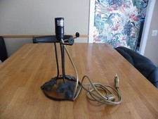 LAMPE ANCIENNE EN METAL DE