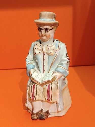 Rare figurine tête - À,
