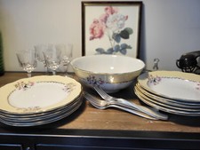 Service en demi-porcelaine de