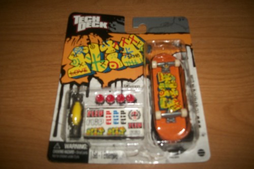 Tech deck finger board - tech,
