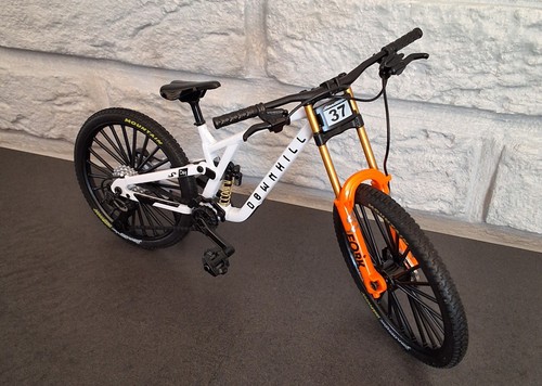 Vélo vtt miniature échelle - vélo,