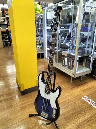 Guitare basse électrique