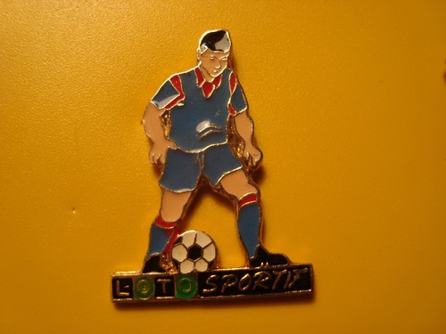 Pin pins sport foot football - pin,