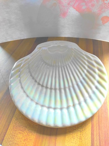 Assiette décorative irisée
