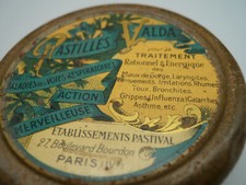 Ancienne boite publicitaire métal Pastilles Valda / Paris