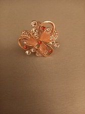 Attache foulard fleur métal