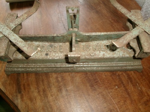 Ancienne balance type roberval - type,