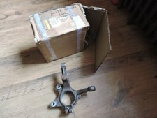 Neuf - Fusée avant coté droit pour Renault Super 5 - Ref 7700677034