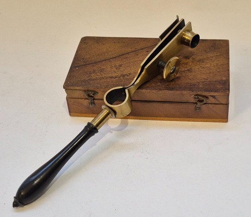 Microscope simple laiton