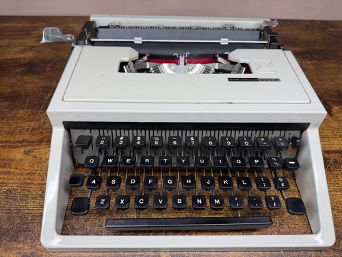 Serviced 1968 olivetti lettera - serviced,