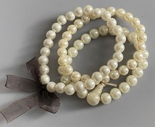 3 BRACELETS DE PERLES DONT UN