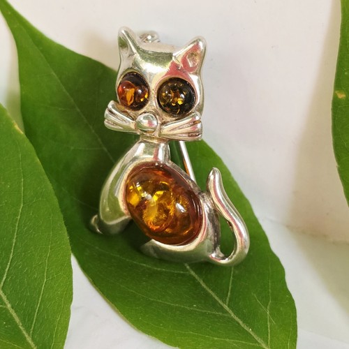 Ravissante petite broche - petite,