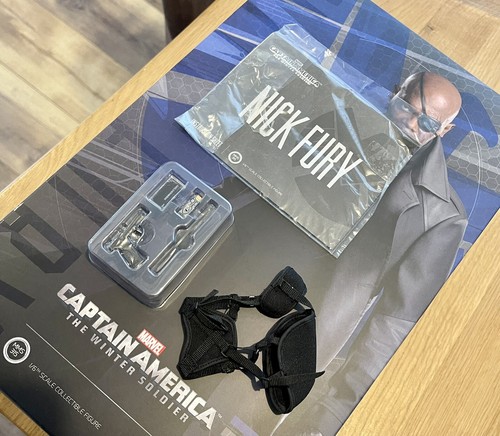 Nick fury hot toys - -,