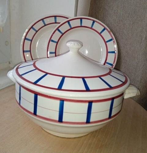 Soupière ces assiettes - soupière, et