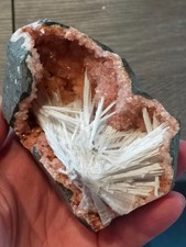 Top Scolecite geode avec