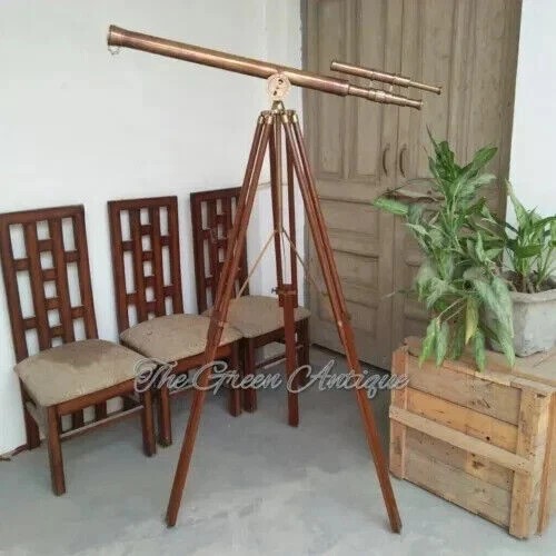 Ancien télescope nautique sur