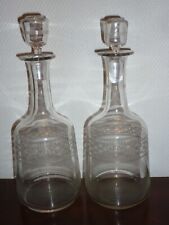 2 ANCIENNES  CARAFES EN CRISTAL GRAVE CARAFE A VIN SERVICE DE TABLE XIX EME TTBE