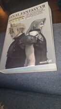 final fantasy vii ultimania oméga book officiel square Enix.  591 pages 