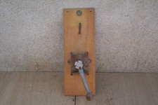 Ancien élément moulin à café mural