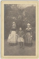 Photo ancienne enfants De Ladonchamps en costume breton Guingamp 1913 bigouden