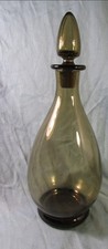 jolie carafe vintage avec son bouchon , en verre vert fumé kaki,  Hauteur  29cm