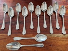 Christofle Série de 12 cuillères de table modèle Spatours en métal argenté