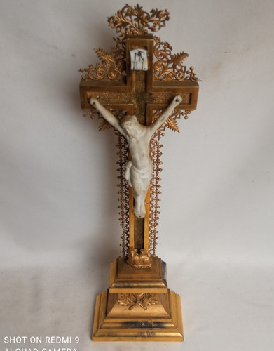 Superbe crucifix doré la - à,