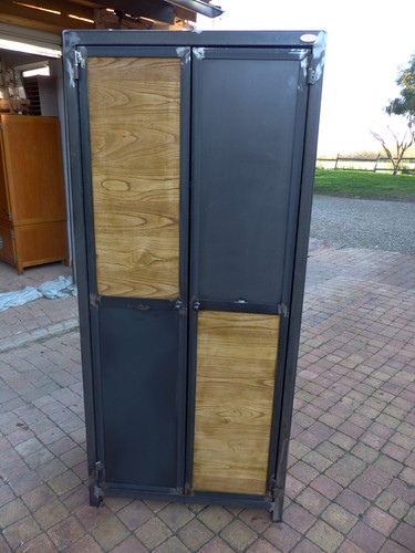 Fabrication sur mesure - , armoire
