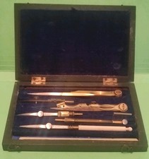 ANCIEN COFFRET BOITE DE COMPAS EN BOIS 