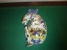 BINIOU EN FAIENCE AU DECOR DE LA BOURRÉE E AUVERGNE ET FLEURS DESVRES??