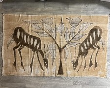 TISSU TENTURE TAPISSERIE COTON D'AFRIQUE AUX MOTIFS ANIMAUX PEINT À LA MAIN 1960