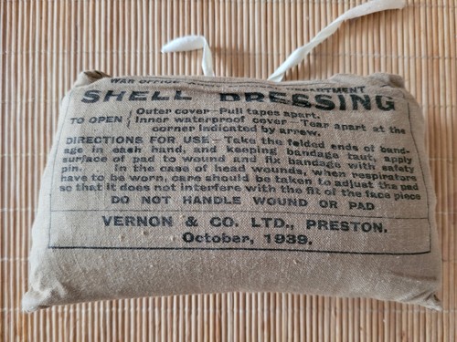 Pansement first aid dressing - first,