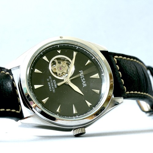 Très jolie montre mécanique