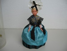 *Poupée folklorique