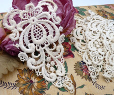 ANCIENNES APPLICATIONS MOTIFS fin XIXe/ 1900, BRODERIE en RELIEF, Vendue par 3 !