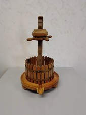 Petit Pressoir A Main En Bois
